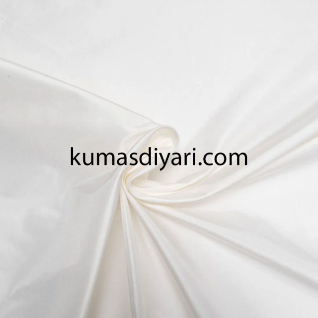 Beyaz ipek tafta kumaş
#kumaş #kumaşçı #kumaşmağazası #fabric #kumaşçeşitleri #dikiş #dikişkursu #fasondikim #tekstilimalat #fabricstore #fashion #tekstil #fabrics #тканей #stoff #قماش #tissu #tela #tessuto #kumasdiyaricom